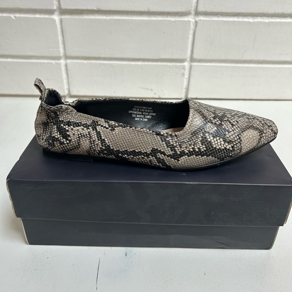 French Connection "The Emme" snake print ballet flats size 10/11 - Picture 2 of 7